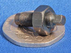 Tappet adjuster screw and locknut 15404-D002-0000