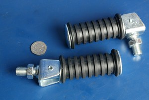 Footrests universal 12mm bolt on Yamaha type FRE003