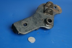 Right front footrest bracket Hyosung Cruise 2 used