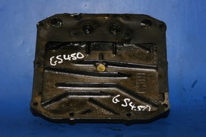 Sump plate with oil drain bolt GS450