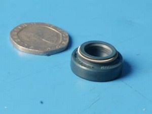 Oil seal 10mm by 18mm by 8mm Malaguti XTM 50 753.172.00 new