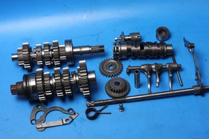Gearbox and gear change components used Suzuki GS500