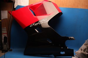 Fairing side Left Red and black shopsoile GT650R H94433HP9400CDR - Click Image to Close