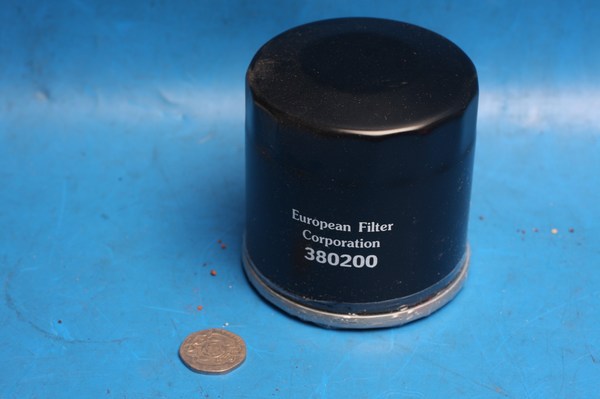EFC oil filter equivalent to HiFlo HF153 oil filter new