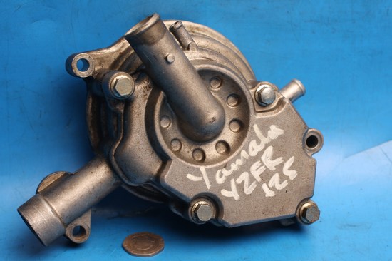 Coolant pump used for YZFR125 - Click Image to Close