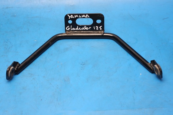 Mount bracket belly panel front Yamaha Gladiator125