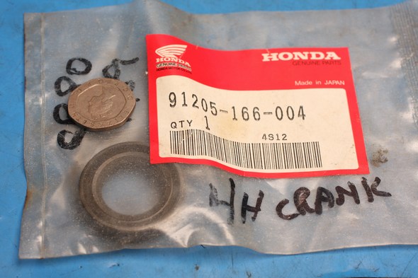 Oil seal L/H crank genuine honda CR80 new