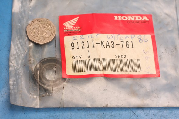 Water pump seal genuine honda CR125 new