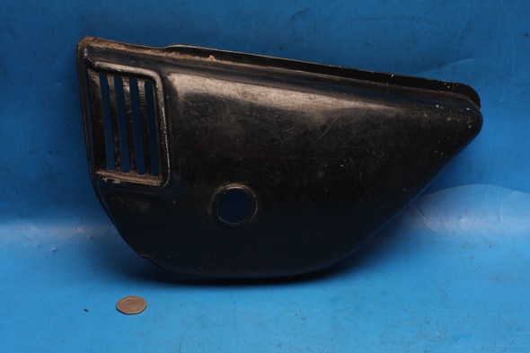 Side panel black L/H Suzuki Gt125 GT185 used - Click Image to Close