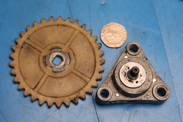Oil pump, drive gear and shaft chinese 50cc models used