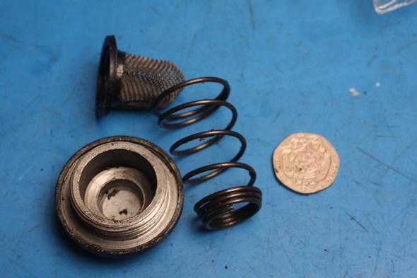 Oil sump bolt assembly missing seal fits various scooters used - Click Image to Close