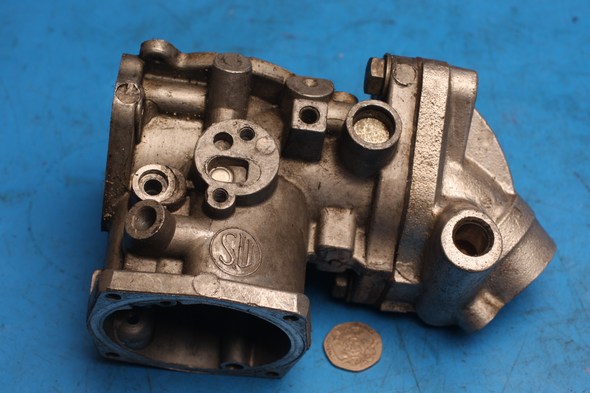 Carburettor body and manifold right hand S.U. for Norton used