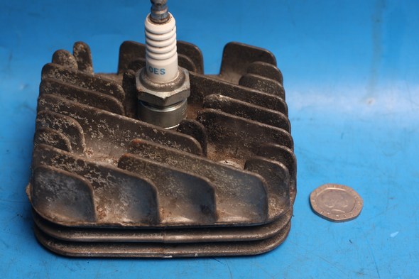 cylinder head Used Piaggio50 - Click Image to Close