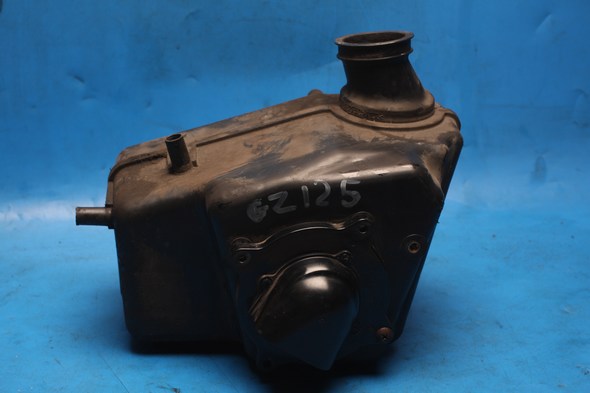 Air Box and filter Suzuki GZ125 used - Click Image to Close
