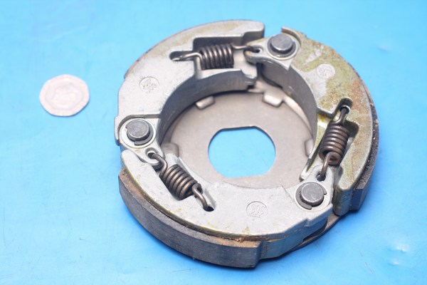 Driven pulley clutch shoes Generic Cracker50 24301G02F000
