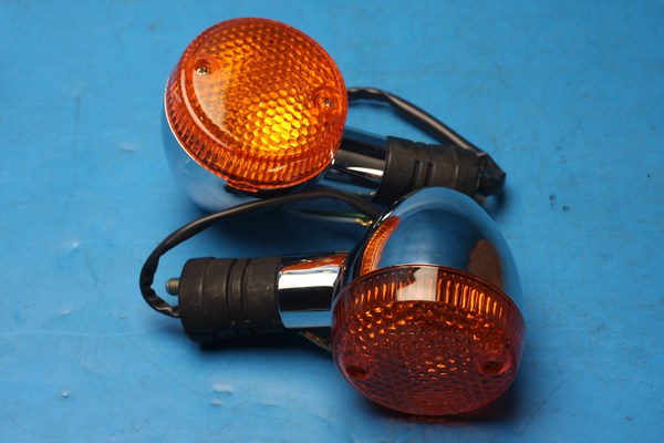 Pair of chrome head amber lens bolt on type indicators PIAW1