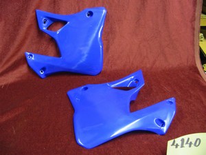 Radiator scoops pair Yamaha YZ125 YZ250 WR250 (blue) PS414B98