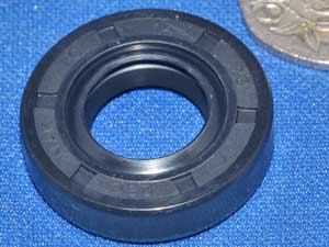 Gearchange shaft oil seal14mm by 28mm by 7mm 90315-I006-0000