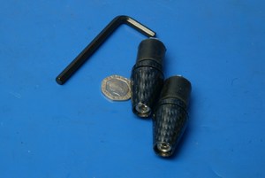 Bar end weights angled carbon Universal BE102 Carbon