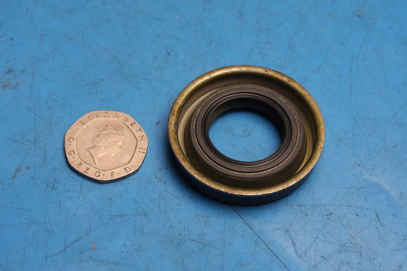 Oil Seal 20 x 38 x 6.5 - Click Image to Close