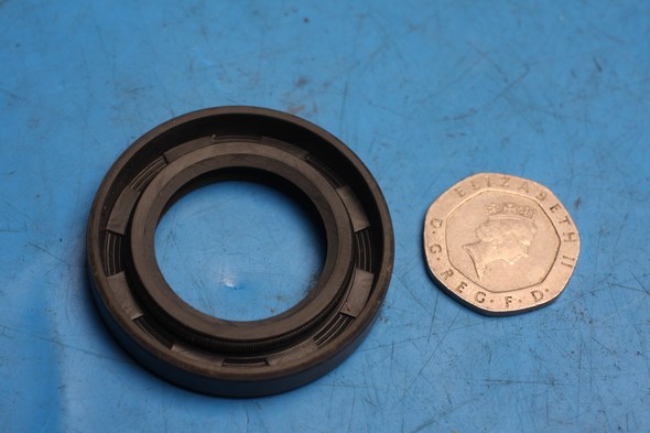 Oil Seal 24 x 40 x 7 - Click Image to Close