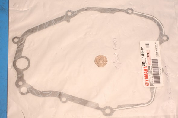 Gasket crankcase cover for DT125RE
