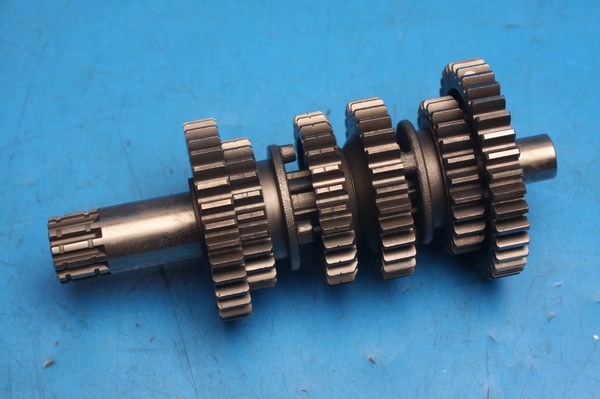 Output shaft / Driven gear shaft assembly Generic Trigger50 all - Click Image to Close