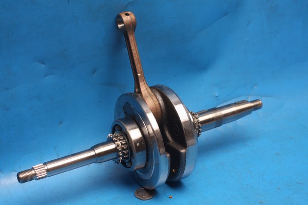Crank assembly 152QMI-A engine as fitted to Motoroma Lambros125 - Click Image to Close