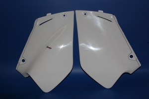 Side Panels pair Honda CR125 CR250 (White) PS4110