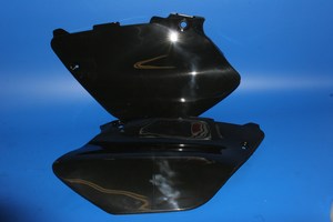 Side panels, pair Yamaha YZ125 YZ250 (Black) PS6006