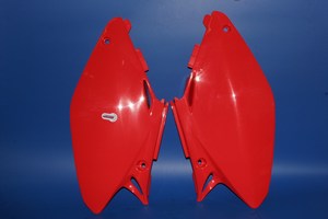 Side panels pair Honda CR125 CR250 (Red) PS6007